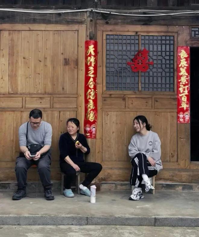 pg麻将胡了官网44岁柳岩回湖南怀化老家